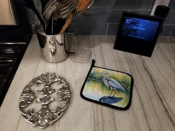 Caroline's Treasures Blue Heron Stalking Prey Pair of Pot Holders Kitchen Heat Resistant Pot Holders Sets Oven Hot Pads for Cooking Baking BBQ, 7 1/2 x 7 1/2