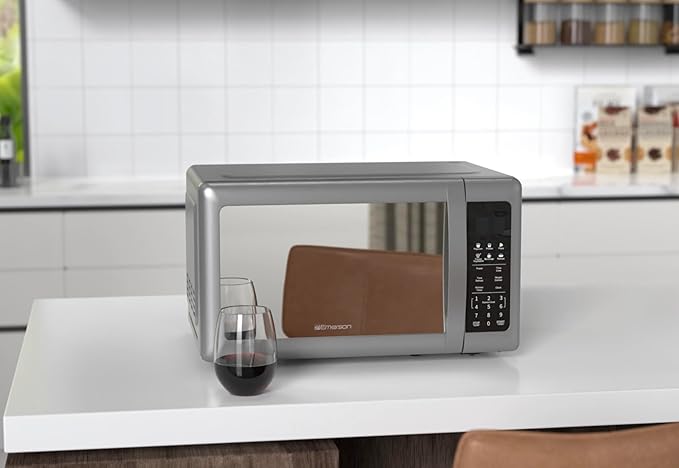 Emerson MW7601SL Countertop Microwave Oven with Sleek Mirrored Finish Glass Door, 700W, 10 Power Levels and 6 Pre-Programmed Settings with Child Safe Lock, 0.7. Cu. Ft., Silver