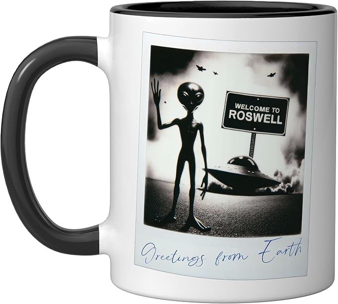 Vintage Alien UFO Crash At Roswell 1947 Photo Ceramic Mug, Black/White