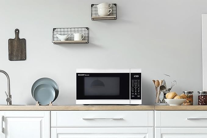 SHARP Countertop Microwave Oven with Removable 12.4" Carousel Turntable, 1000 Watt, 1.1 Cubic Feet, White