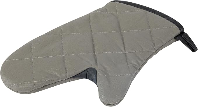 Restaurantware 13.7 x 8 Inch Heavy-Duty Oven Mitt 1 Flame Retardant Kitchen Glove - With Thumb Guard Hanging Loop Gray Cotton Quilted Oven Mitts Heat-Resistant For Cooking And Baking