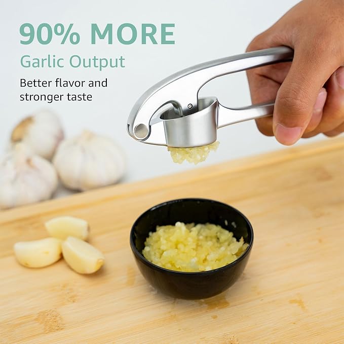 Garlic Press Crusher & Mincer – Easy Squeeze Ergonomic Handle, Heavy Duty Zinc Alloy, Dishwasher Safe, Includes Peeler & Cleaning Brush – Garlic Ginger Crusher Tool (Silver)