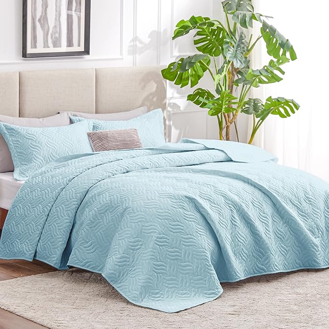 Love's cabin Quilts for Full Bed Light Blue Bedspreads Bedding Set - Lightweight Bedspread Comforter - Wave Pattern Bedding Coverlet for All Season - 3 Pieces (1 Quilt, 2 Pillow Shams)