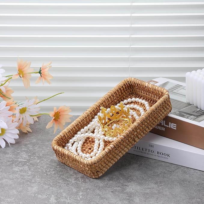 Small Rattan Serving Tray Key Basket for Entryway Natural Wicker Decorative Tray for Keys, Trinkets, Kitchen, Coffee Table