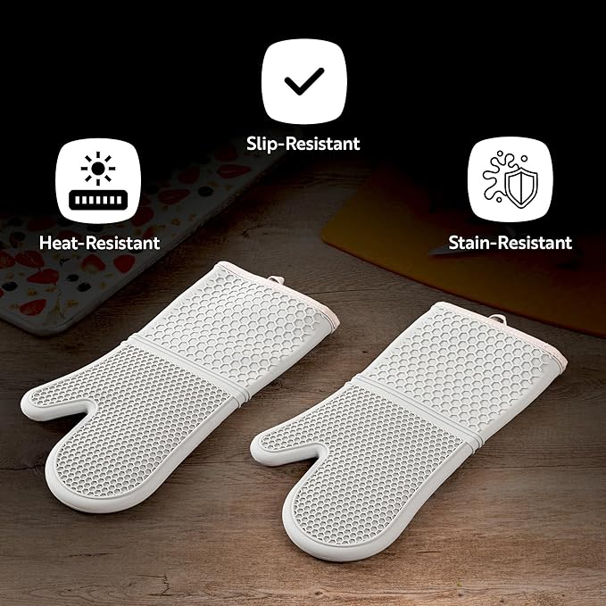Restaurantware Comfy Grip 4.3 x 3.5 x 4.2 Inch Mini Oven Mitt Pot Holders 1 Food-Grade Finger Mitt Set - 2-Piece Set Oven-Ready Up To 446F Gray Silicone Pinch Mitts Ribbed Texture Dishwashable