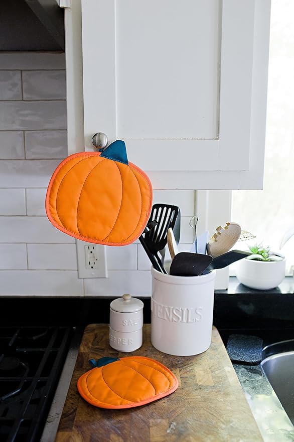 Pearhead Pumpkin Trivets Set of 2, Heat-Resistant Fabric Hot Pads with Hanging Loops, Autumn Table Protectors for Cooking, Baking, Serving, and Festive Fall Kitchen Décor Accessories