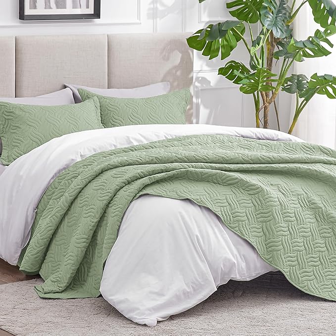 Love's cabin King Size Quilt Bedding Set Sage Bedspreads - Bed Summer Lightweight Bedspread Comforter - Wave Pattern Bedding Coverlet for All Season - 3 Pieces (1 Quilt, 2 Pillow Shams)