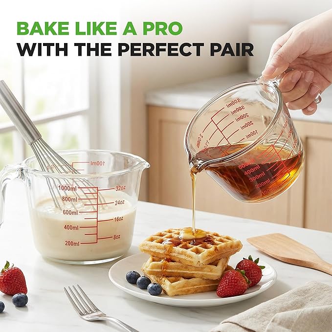 NutriChef 2 and 4 Cups Glass Measuring Cup Set with Lids (17 & 34 oz) - Heat-Resistant Borosilicate Liquid Measure Cups with Easy-Read Scale for Cooking, Baking and Food Storage, Dishwasher Safe