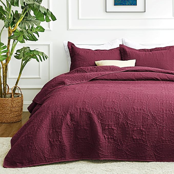 Love's cabin Oversized King Size Quilt Bedding Set Burgundy Bedspreads - Oversized King Lightweight Bedspread Comforter - Coin Pattern Coverlet for All Season - 3 Pieces (1 Quilt, 2 Pillow Shams)