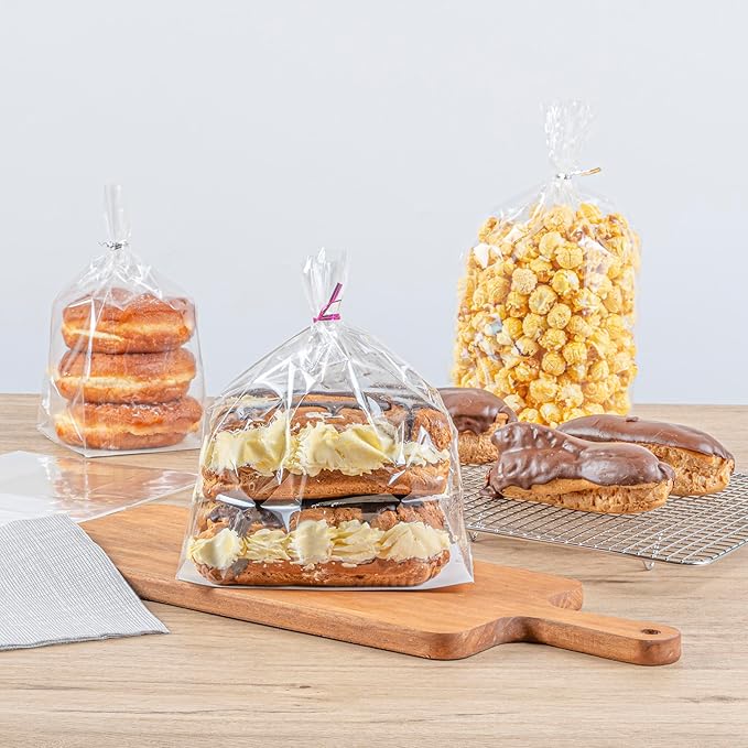 Restaurantware Flat Bottom Heat Seal Sandwich Bags Heat Sealable Food Bags - Gusset Bag with Paper Insert - Clear - 7 x 4 x 9 Inch - 100ct Box - Bag Tek