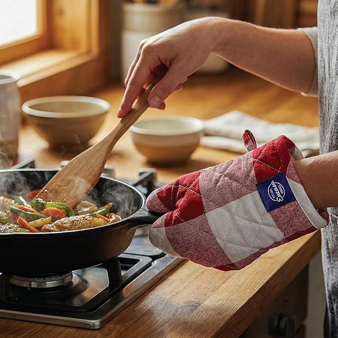 Encasa XO Heat Resistant 100% Cotton Oven Glove & Potholder Set with Loop, Kitchen Cooking Mittens, Microwave Safe Hot Pads (Buffalo Red Checks)