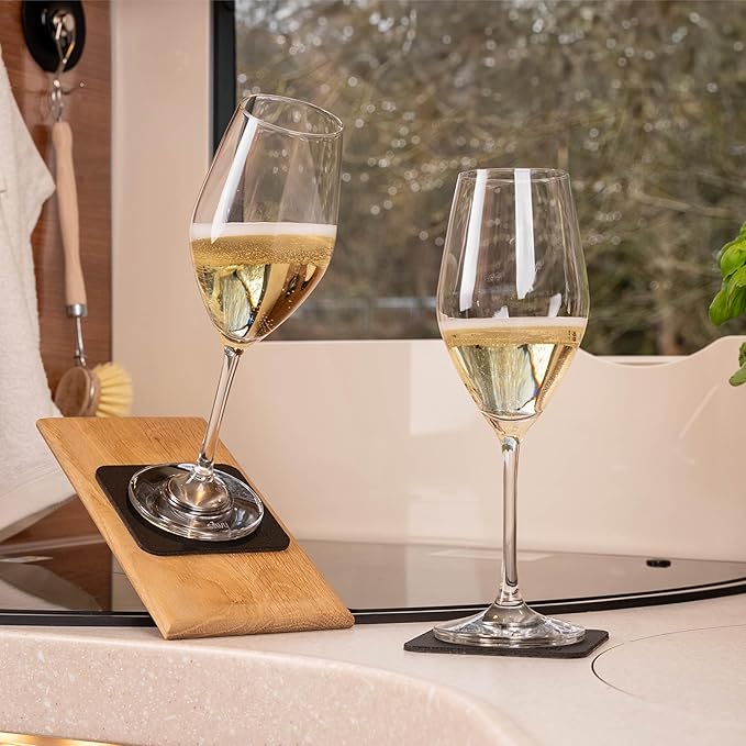 silwy® Magnetgläser, feine Kristallgläser mit perfekt integrierten Magneten und metallischen Nano-Gel-Untersetzern (Champagner // 0,2 Liter) COG: 14 / Price: 49,95