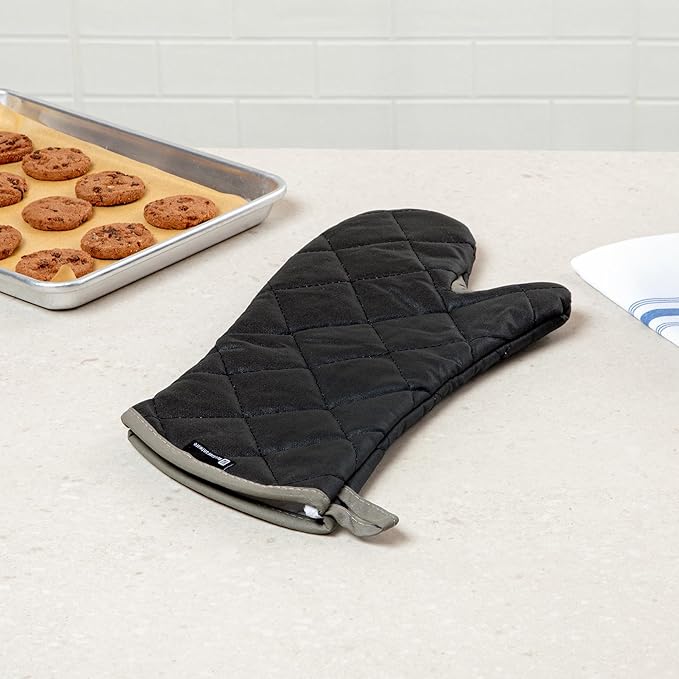 Restaurantware 17 x 8 Inch Heavy-Duty Oven Mitt 1 Flame Retardant Heat-Resistant Mitt - With Thumb Guard Hanging Loop Black Cotton Quilted Oven Mitts Heat-Resistant For Cooking And Baking