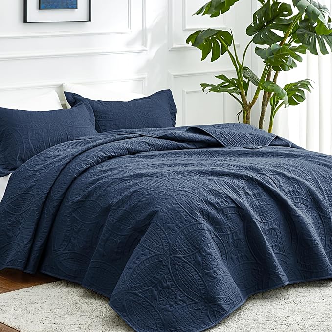 Love's cabin Oversized King Size Quilt Bedding Set Navy Bedspreads - Oversized King Lightweight Bedspread Comforter - Coin Pattern Coverlet for All Season - 3 Pieces (1 Quilt, 2 Pillow Shams)