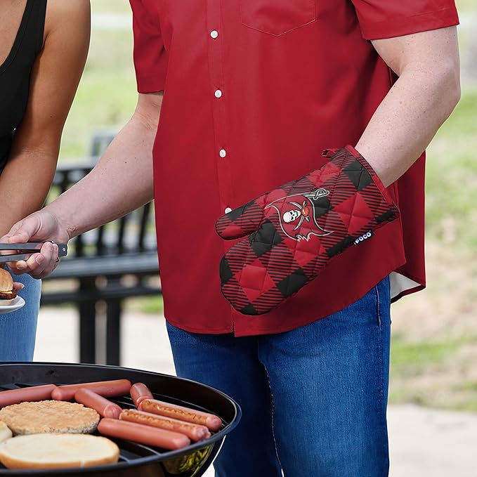 FOCO NFL Unisex-Adult NFL Team Logo Grilling Cooking Chef Gear - Oven Mitt
