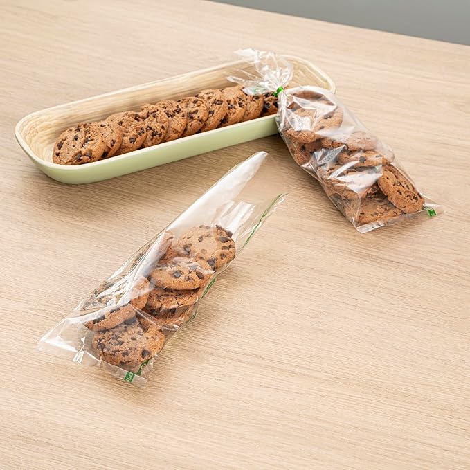 Restaurantware Candy Bags 100 Pcs 10" x 3.7" Heat-Sealable Clear Plastic Bags Greaseproof Home Compostable Freezer-Ready No-Flap Treat Carriers for Candies, Cookies, Bakery, Party Favours