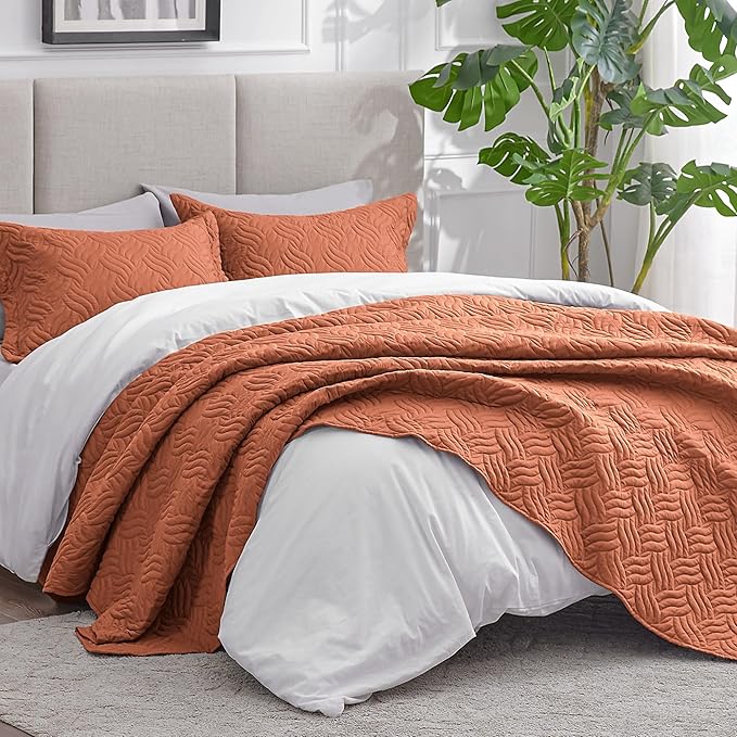 Love's cabin Quilts for Full Bed Umber Bedspreads Bedding Set - Lightweight Bedspread Comforter - Wave Pattern Bedding Coverlet for All Season - 3 Pieces (1 Quilt, 2 Pillow Shams)