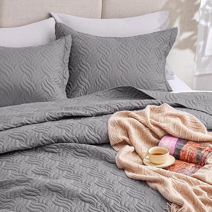 Love's cabin Quilts for Full Bed Grey Bedspreads Bedding Set - Lightweight Bedspread Comforter - Wave Pattern Bedding Coverlet for All Season - 3 Pieces (1 Quilt, 2 Pillow Shams)