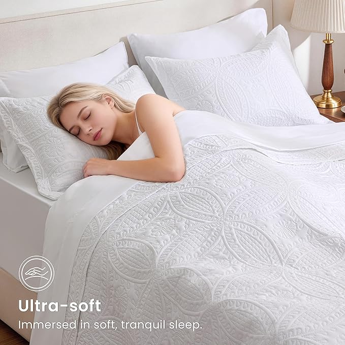 Love's cabin King Quilt Set White, Bed in a Bag King Size Bedding 7 Pieces, Ultrasonic Embossed Coin Pattern Comforter, Lightweight Bedspreads for All Seasons Quilt with Sheets, Pillowcases & Shams