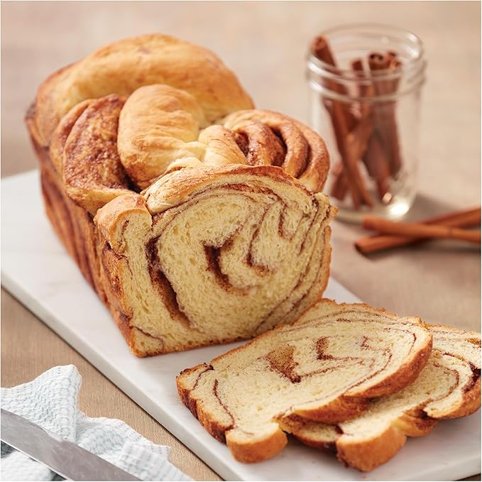 Wilton Gold Non-Stick Bakeware Large Loaf Pan - Baking Pan for Breads, Pound Cake & More - Even Heat Distribution & Extended Handles - Made Without PFAS - 9.25 x 5.25 x 2.75 Inch