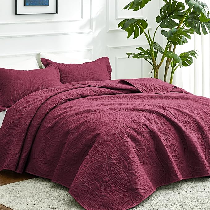 Love's cabin Oversized King Size Quilt Bedding Set Burgundy Bedspreads - Oversized King Lightweight Bedspread Comforter - Coin Pattern Coverlet for All Season - 3 Pieces (1 Quilt, 2 Pillow Shams)