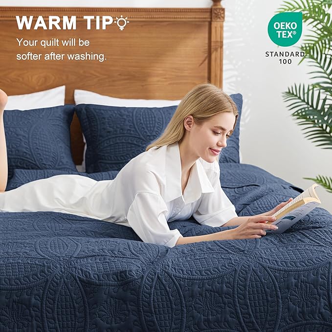 Love's cabin California King Size Quilt Bedding Set Navy Bedspreads - Cal King Summer Lightweight Bedspread Comforter - Coin Pattern Coverlet for All Season - 3 Pieces (1 Quilt, 2 Pillow Shams)