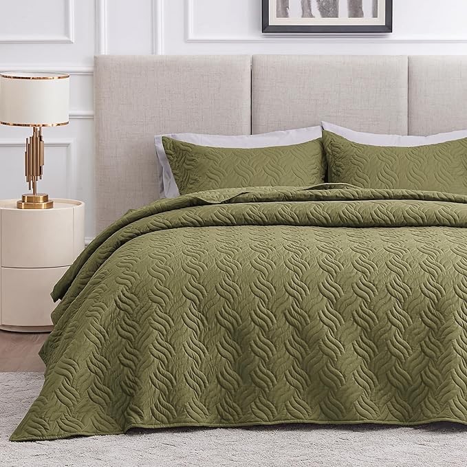 Love's cabin Quilts for Full Bed Olive Green Bedspreads Bedding Set - Lightweight Bedspread Comforter - Wave Pattern Bedding Coverlet for All Season - 3 Pieces (1 Quilt, 2 Pillow Shams)