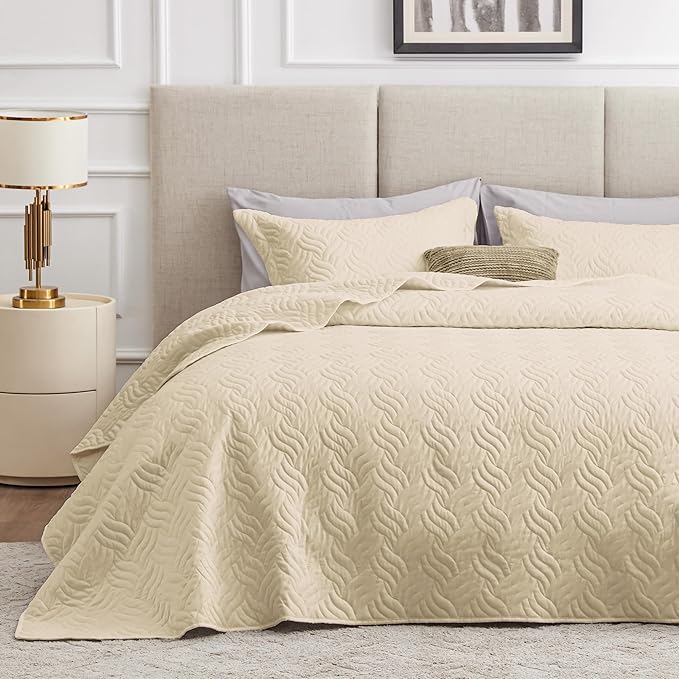 Love's cabin Quilts for Queen Bed Camel Bedspreads Bedding Set - Summer Lightweight Bedspread Comforter - Wave Pattern Bedding Coverlet for All Season - 3 Pieces (1 Quilt, 2 Pillow Shams)