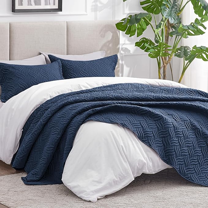 Love's cabin Quilts for Full Bed Navy Blue Bedspreads Bedding Set - Lightweight Bedspread Comforter - Wave Pattern Bedding Coverlet for All Season - 3 Pieces (1 Quilt, 2 Pillow Shams)