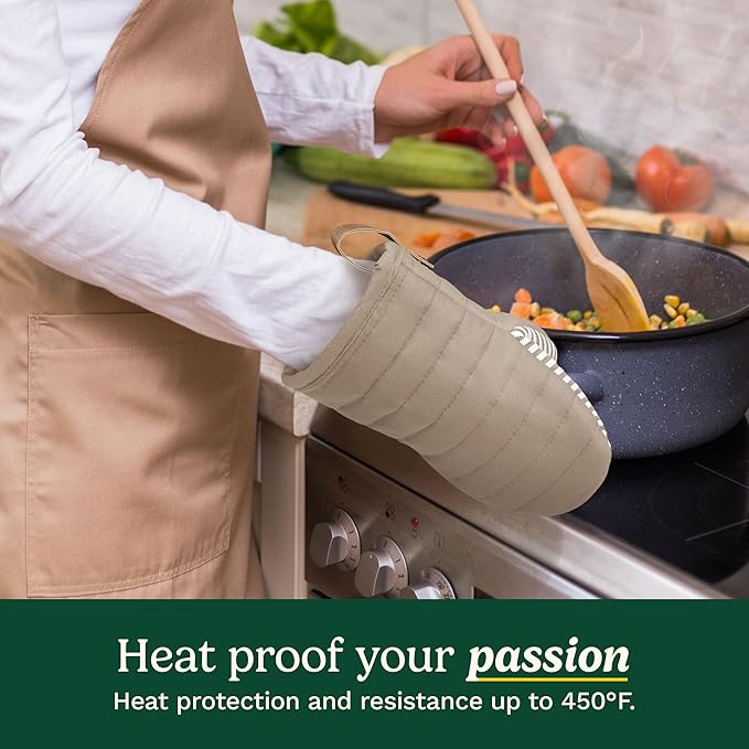 Cuisinart Mini Oven Mitts – 5.5” x 8” Heat-Resistant Kitchen Mitts for Oven with Non-Slip Printed Silicone, Cotton Filling, and Faux Leather Loop – Durable Oven Mitt Set for Cooking & Baking
