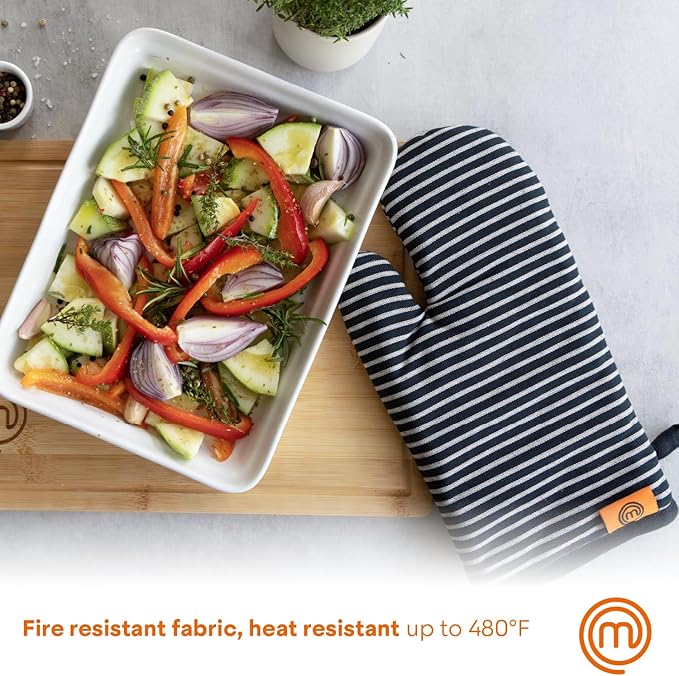 MasterChef Oven Mitts Heat Resistant, Set of 2 Baking Gloves, Machine Washable Cotton Kitchen Mittens for Stove Cooking & BBQ Grilling, Hot Proof Pot Holders, One Size Fits All, Elite Black