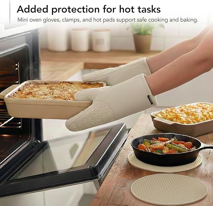 OVENTE Silicone Cooking Utensils Set, 17pcs Heat Resistant Kitchen Tools and Gadgets for Nonstick Cookware, BPA Free Spatula Set with Wooden Handle, Cup Holder, Oven Gloves and Hot Pads, Cream SPS17CR