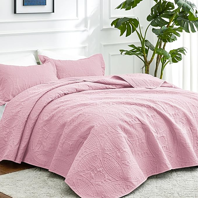 Love's cabin California King Size Quilt Bedding Set Pink Bedspreads - Cal King Summer Lightweight Bedspread Comforter - Coin Pattern Coverlet for All Season - 3 Pieces (1 Quilt, 2 Pillow Shams)