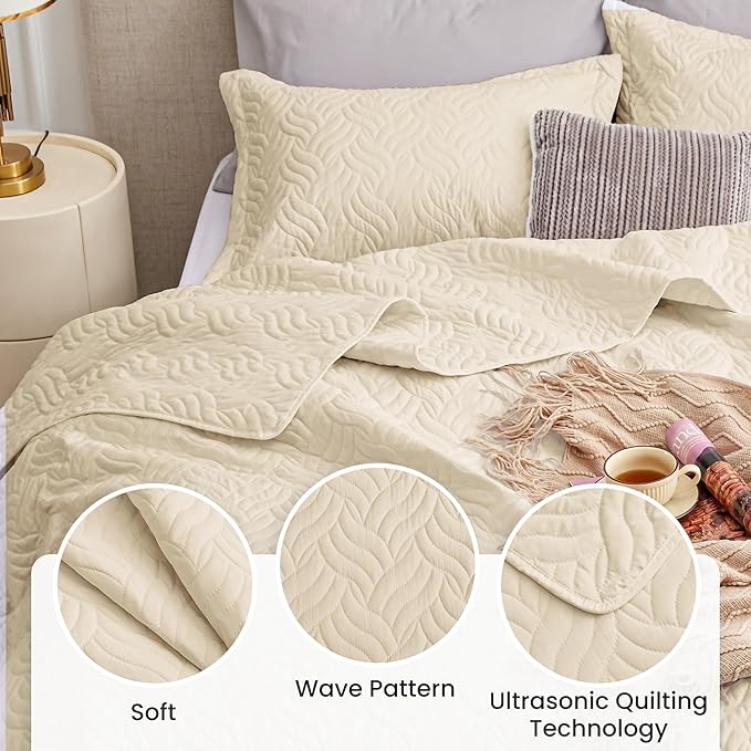 Love's cabin California King Size Quilt Bedding Set Camel Bedspread - Cal King Summer Lightweight Bedspread Comforter - Wave Pattern Coverlet for All Season - 3 Pieces (1 Quilt, 2 Pillow Shams)