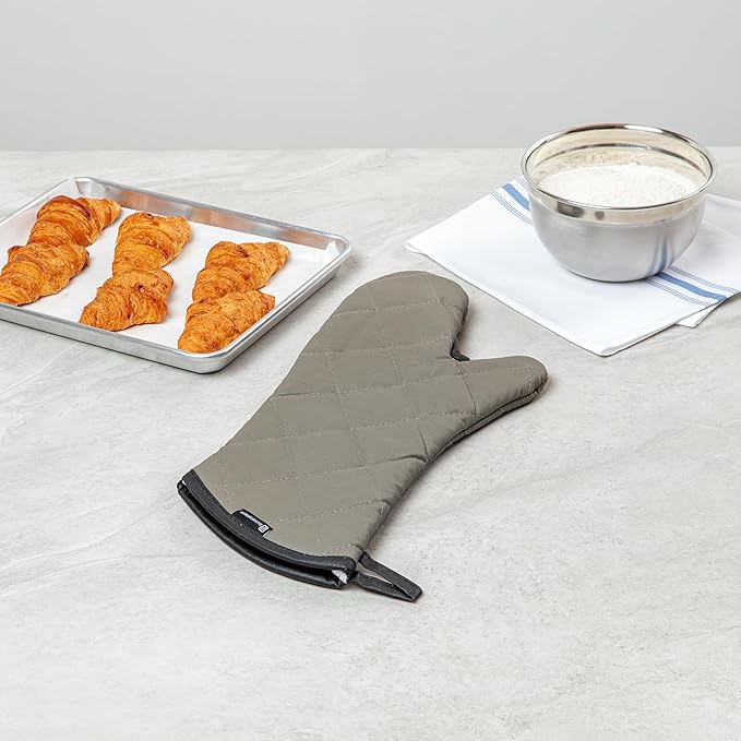 Restaurantware 17 x 8 Inch Heavy-Duty Oven Mitt 1 Flame Retardant Heat-Resistant Mitt - With Thumb Guard Hanging Loop Gray Cotton Quilted Oven Mitts Heat-Resistant For Cooking And Baking