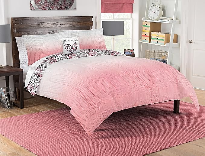 Northwest Classics Full Sized Wild at Heart 8-Piece Bed in a Bag Set, All Seasons Bedding for Girls and Boys, Comforter, Flat Sheet, Fitted Sheet, Pillowcases, Pillow, Shams
