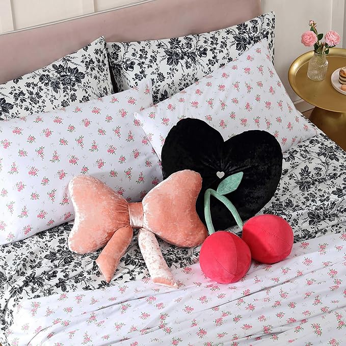 Betsey Johnson - Pillow, Plush Bedding with a Crushed-Velvet Texture, Hidden Zipper Closure, Throw Pillow for Couch or Bed (Bow Pink, 18" x 18")