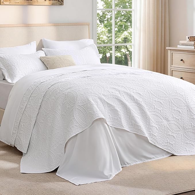 Love's cabin King Quilt Set White, Bed in a Bag King Size Bedding 7 Pieces, Ultrasonic Embossed Coin Pattern Comforter, Lightweight Bedspreads for All Seasons Quilt with Sheets, Pillowcases & Shams