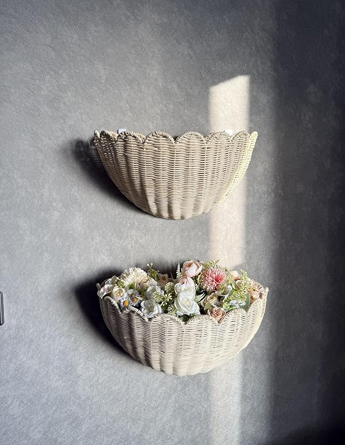 2pcs woven wall baskets,scalloped wall basket,hanging basket,16" x 10" x 7"In & 14" x 8" x 6"In