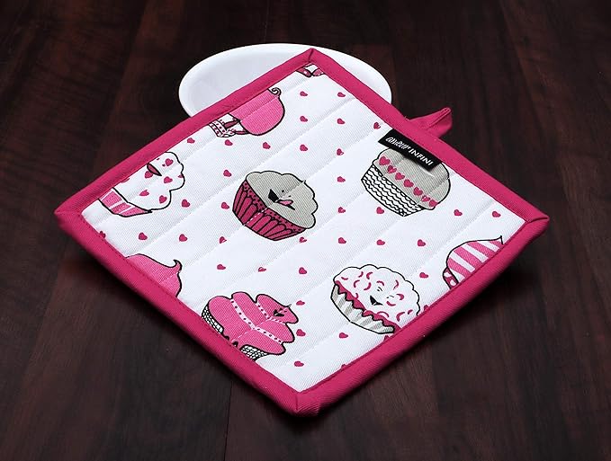AMOUR INFINI Heat Resistant Pot Holders Set of 3 Nonslip Multipurpose Hot Pads for Cooking and Baking (Valentine Cup Cake - 8x8 Inches)