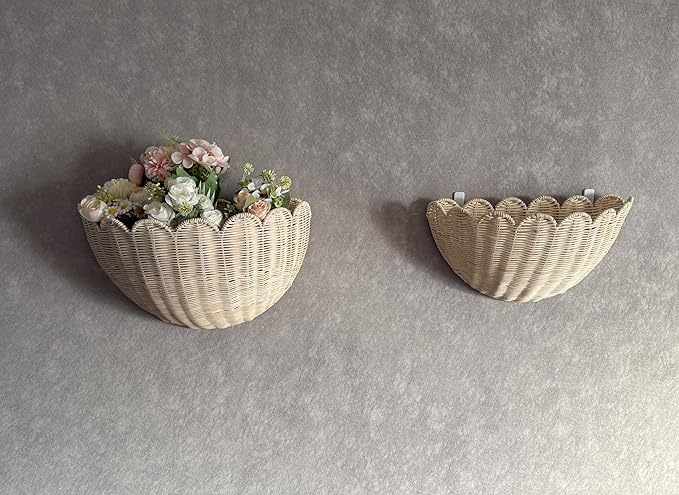 2pcs woven wall baskets,scalloped wall basket,hanging basket,16" x 10" x 7"In & 14" x 8" x 6"In